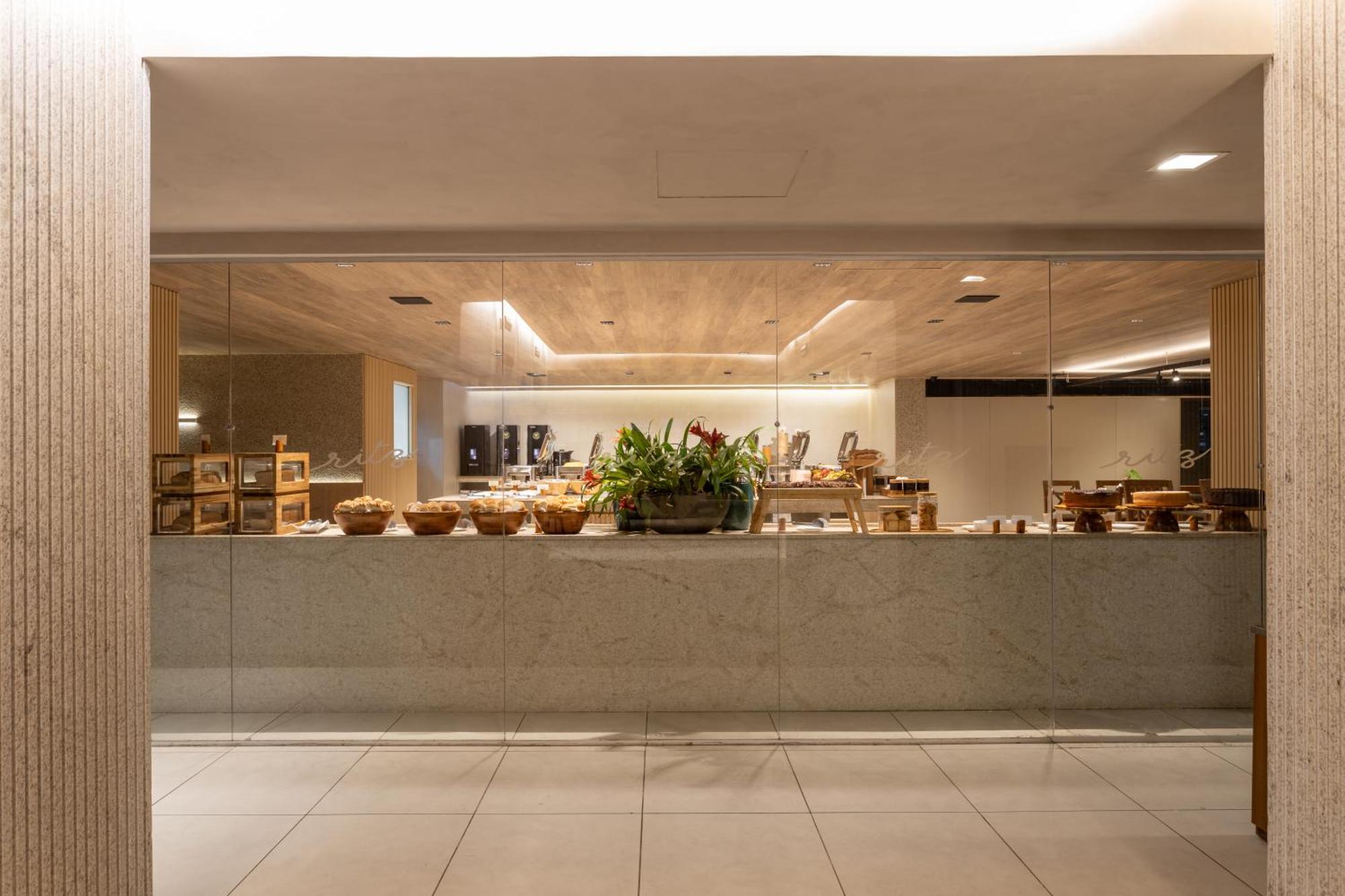 Ritz Suites Grand Hotel Boutique มาเซโอ ภายนอก รูปภาพ